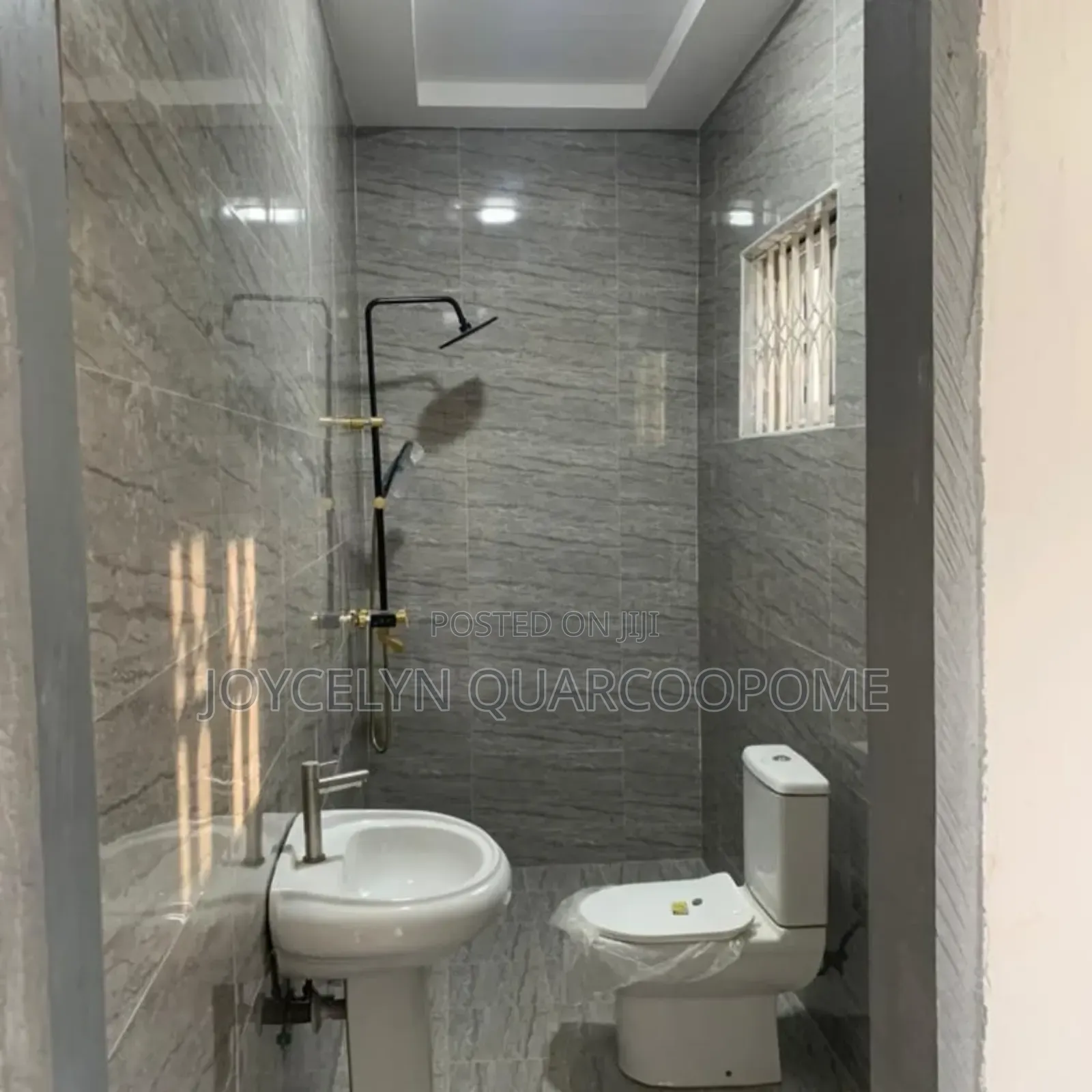 5bdrm Mansion in Dodowa for rent
