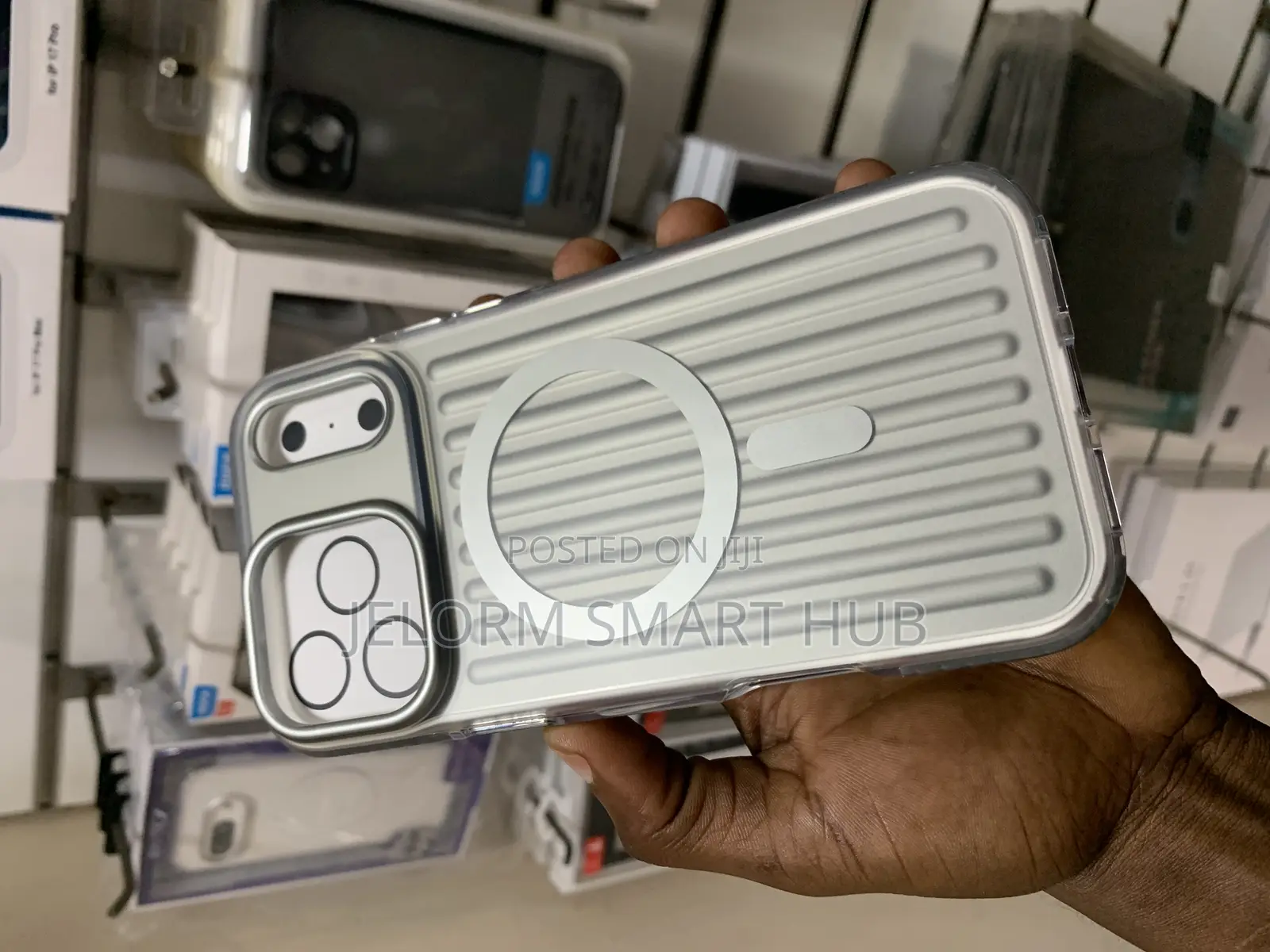 iPhone 17 Pro Max Iridescent Case