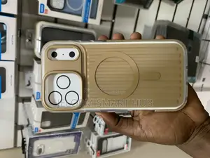 iPhone 17 Pro Max Iridescent Case
