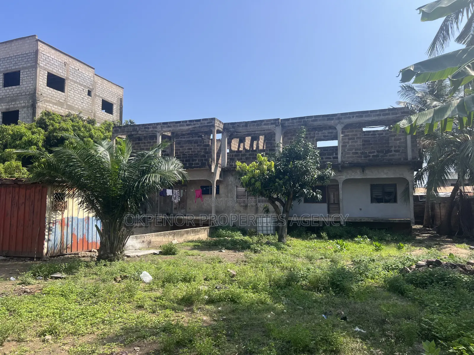 6bdrm House in Lashibi, Accra Metropolitan for sale