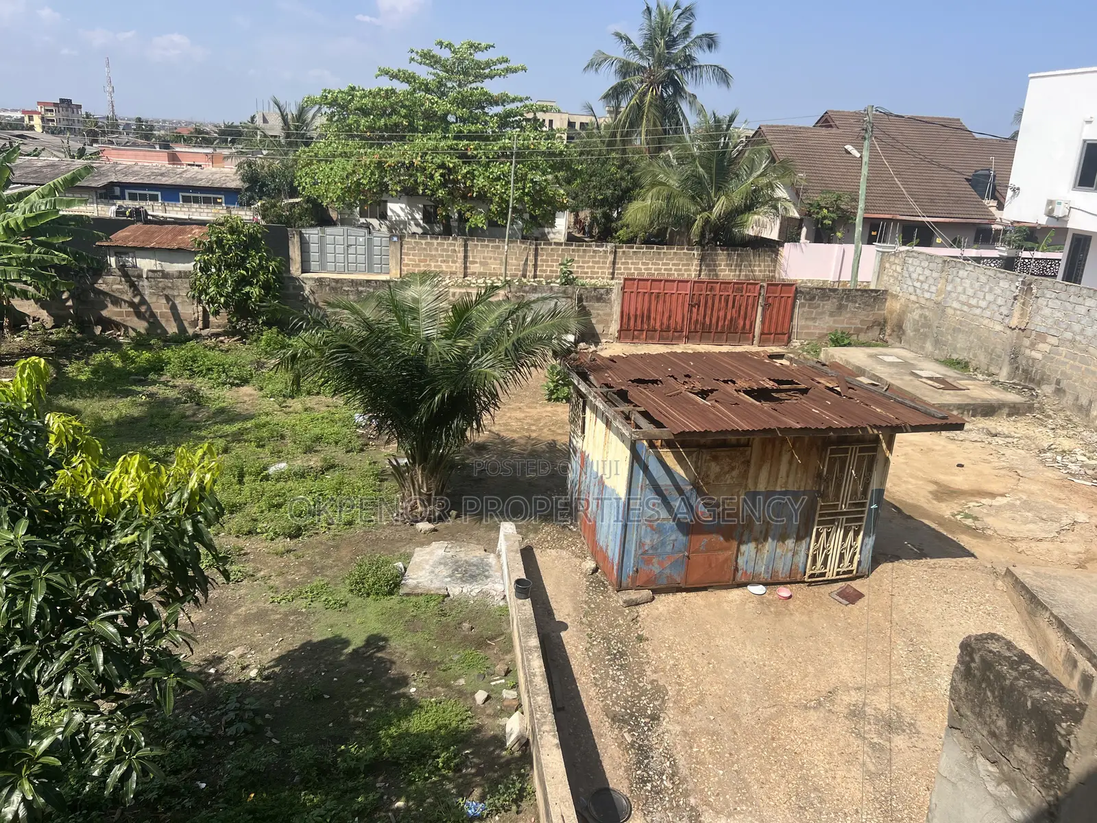 6bdrm House in Lashibi, Accra Metropolitan for sale