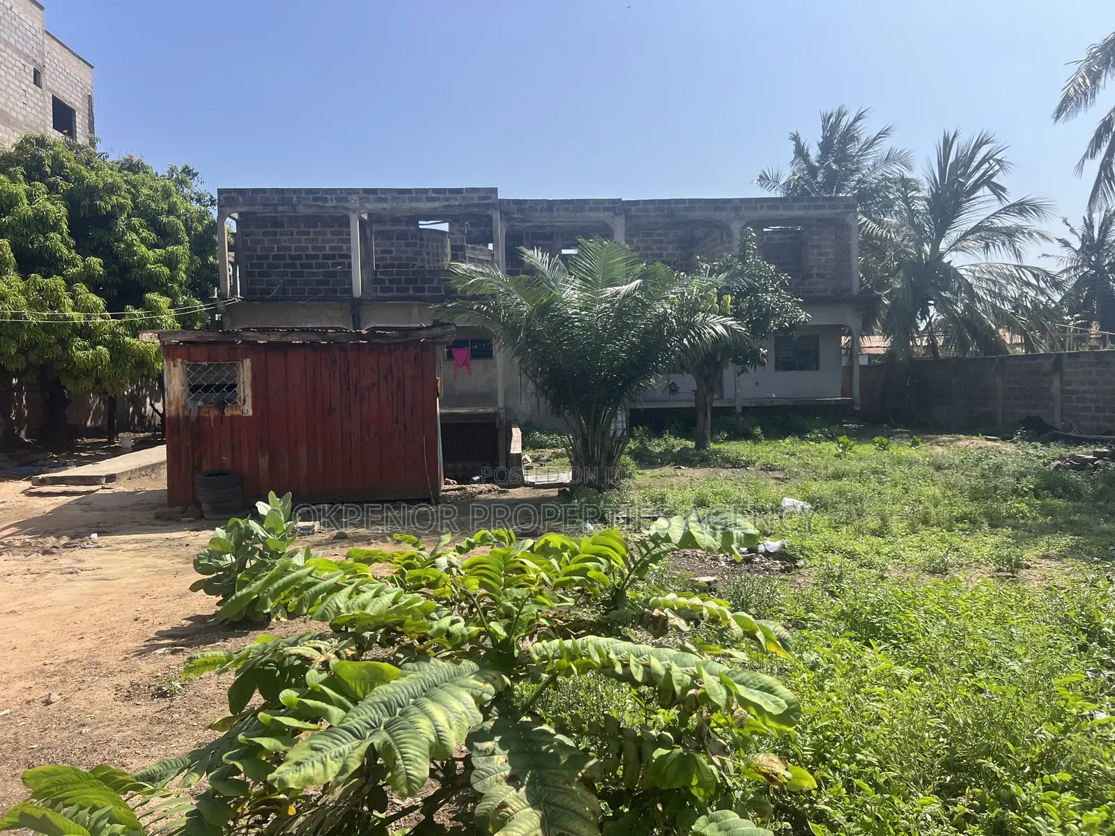 6bdrm House in Lashibi, Accra Metropolitan for sale