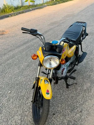 Bajaj Boxer 125 2024 Yellow