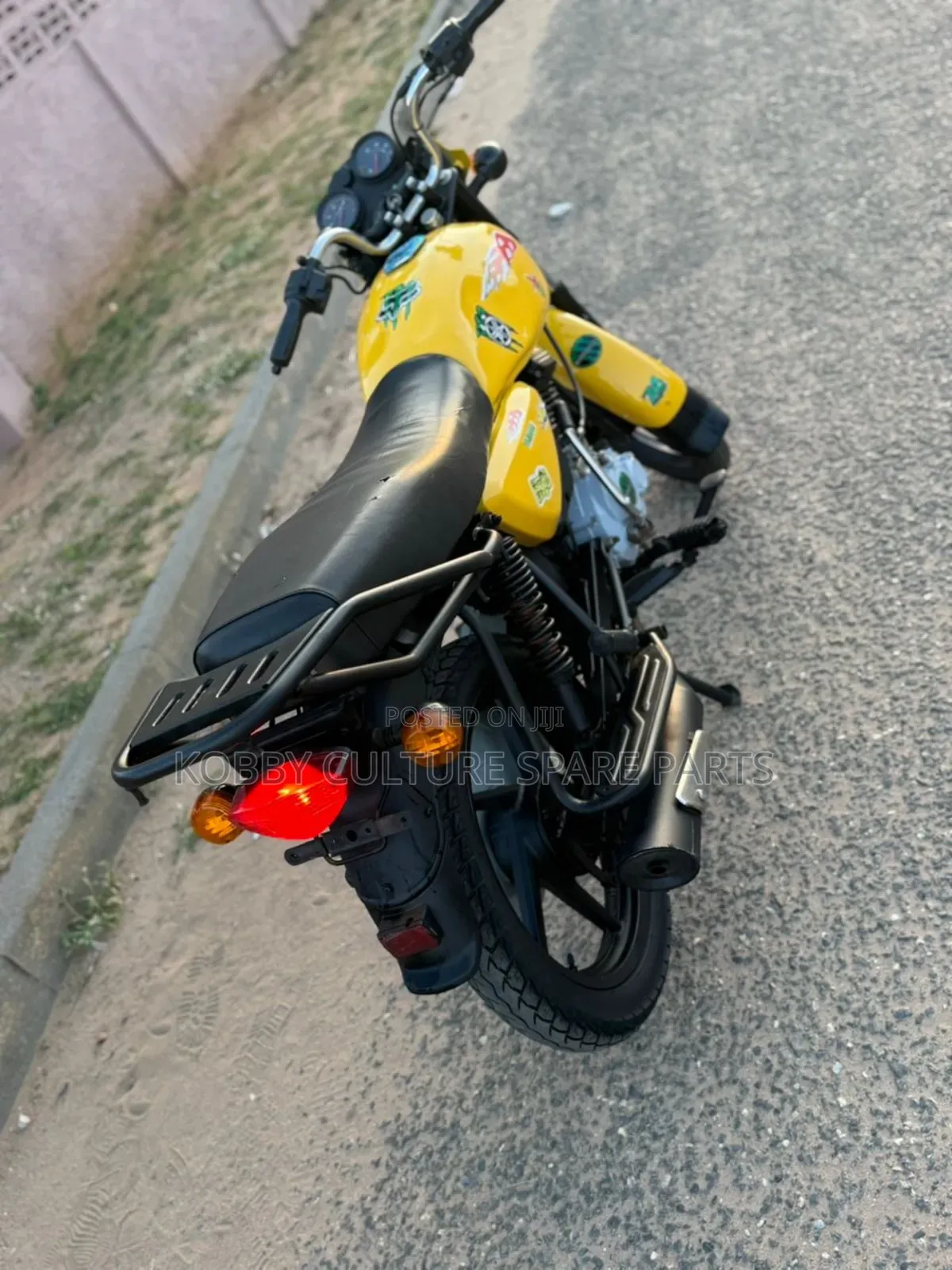 Bajaj Boxer 125 2024 Yellow