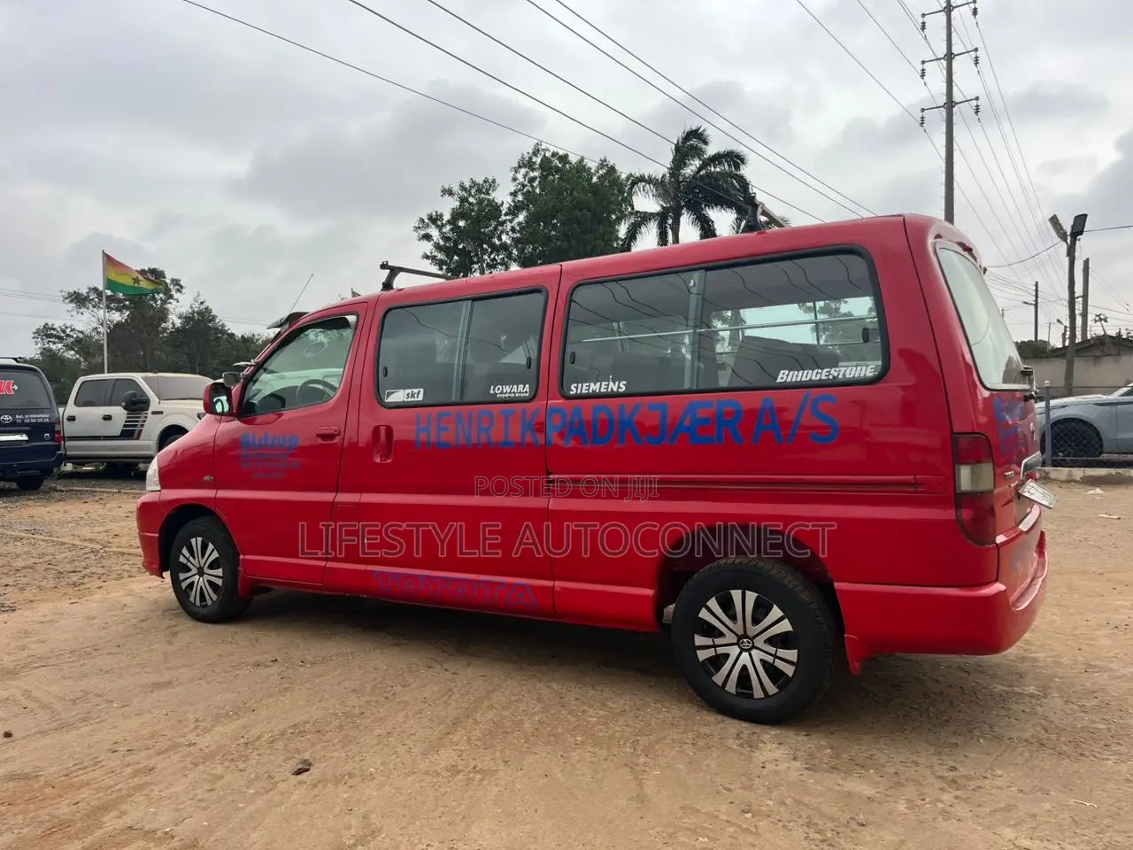 Toyota HiAce 2008 Red