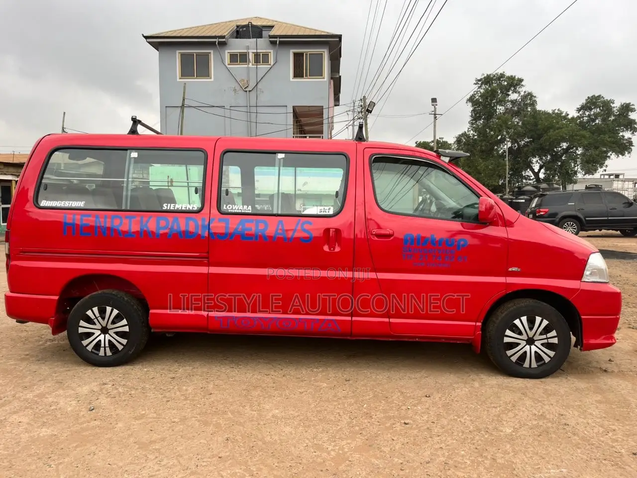 Toyota HiAce 2008 Red
