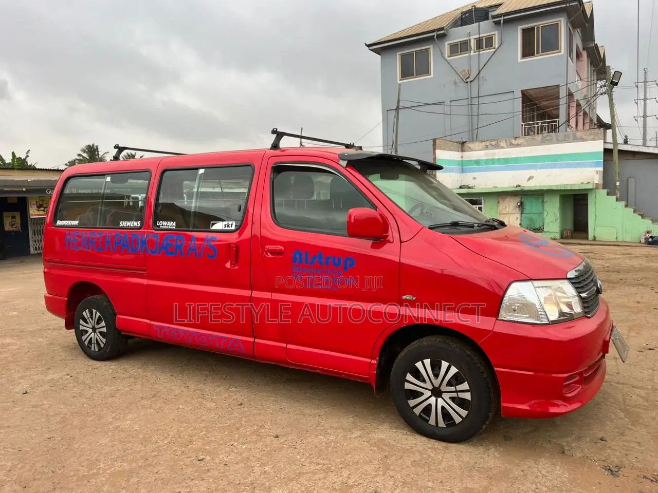 Toyota HiAce 2008 Red