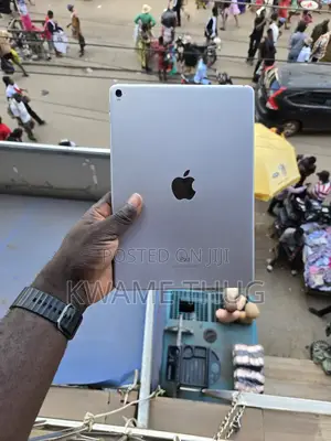 New Apple iPad Pro 9.7 (2016) 128 GB Gray