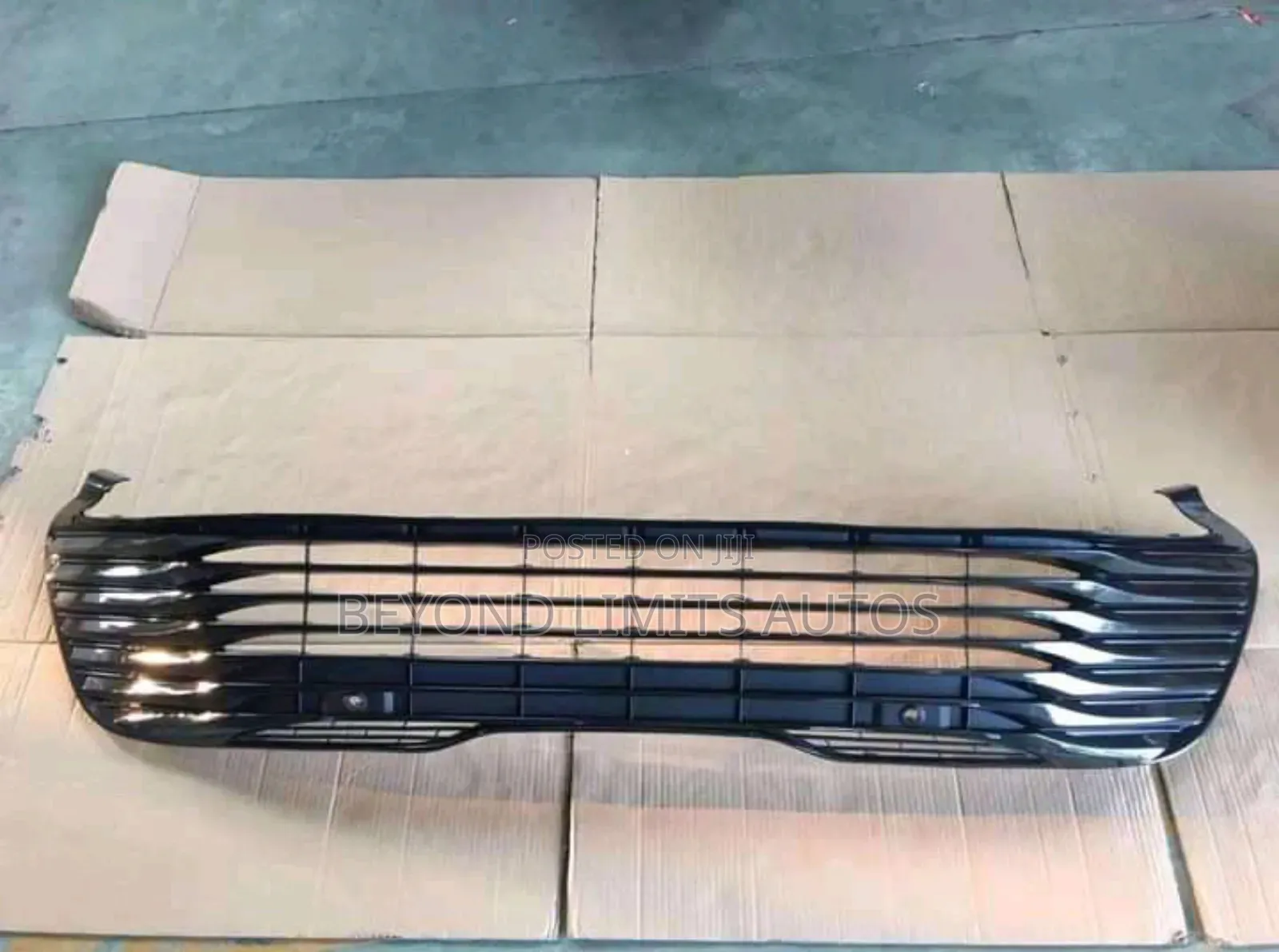 Toyota Camry 2018,2019,2020 Front Bumper Grille Se