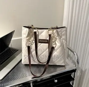 Luxury Quilted Tote Bag – Dual Handle Edition