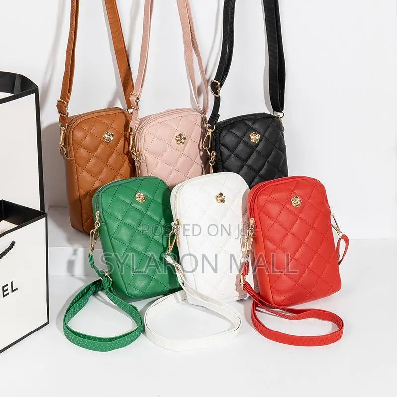 Quilted Crossbody Mini Bag – Elegant Compact Shoulder Purse