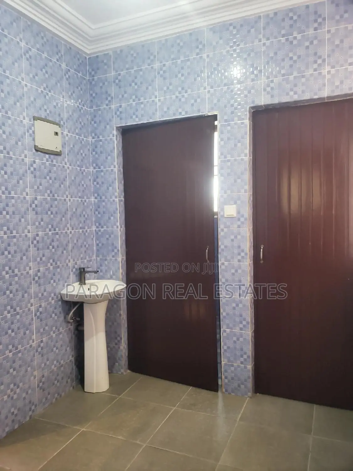 1bdrm Apartment in West Hills Mall Area for rent