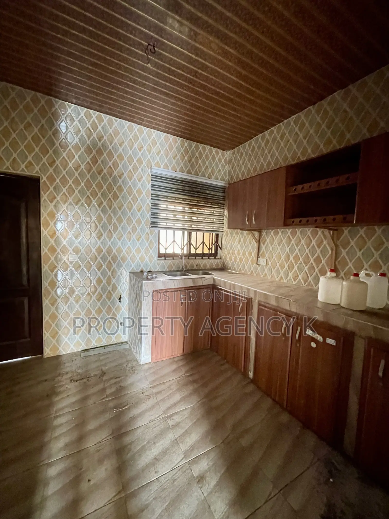 2bdrm Apartment in Kfs, Weija for rent