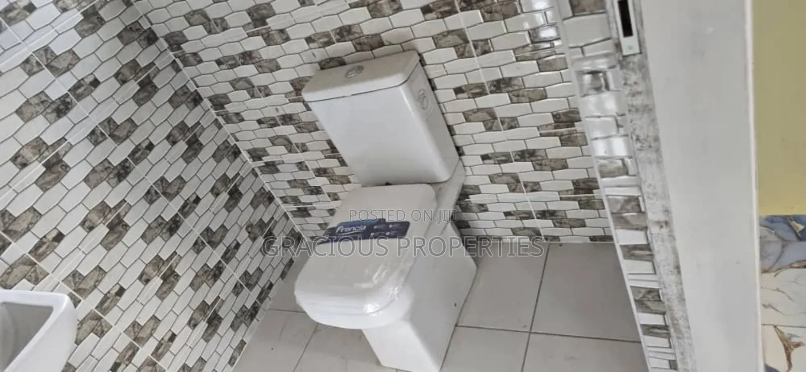 3bdrm House in Gracious Properties, Ablekuma for sale