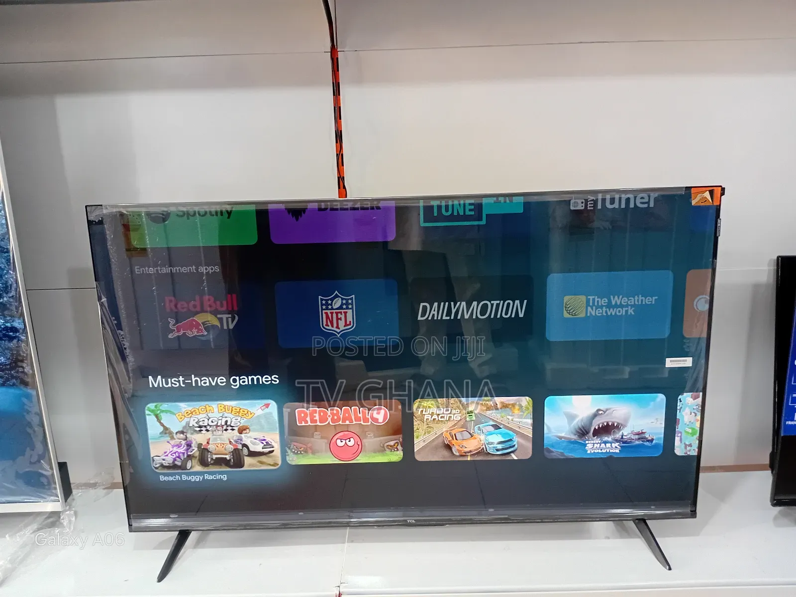 TCL 50” Smart Tv – Turn Your Room Into a Cinema