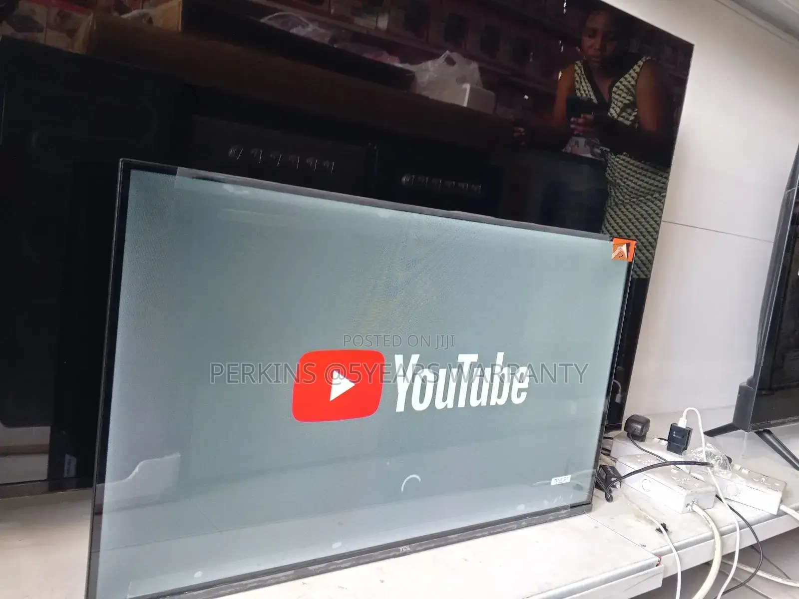 TCL 32 Multi-Device Connectivity Smart Tv