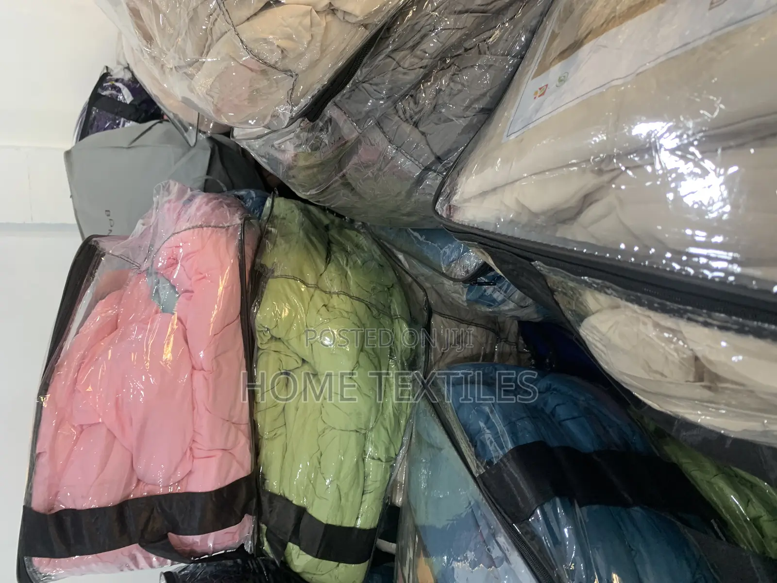 7 Pieces Duvet Sets. Portable and Comfortable