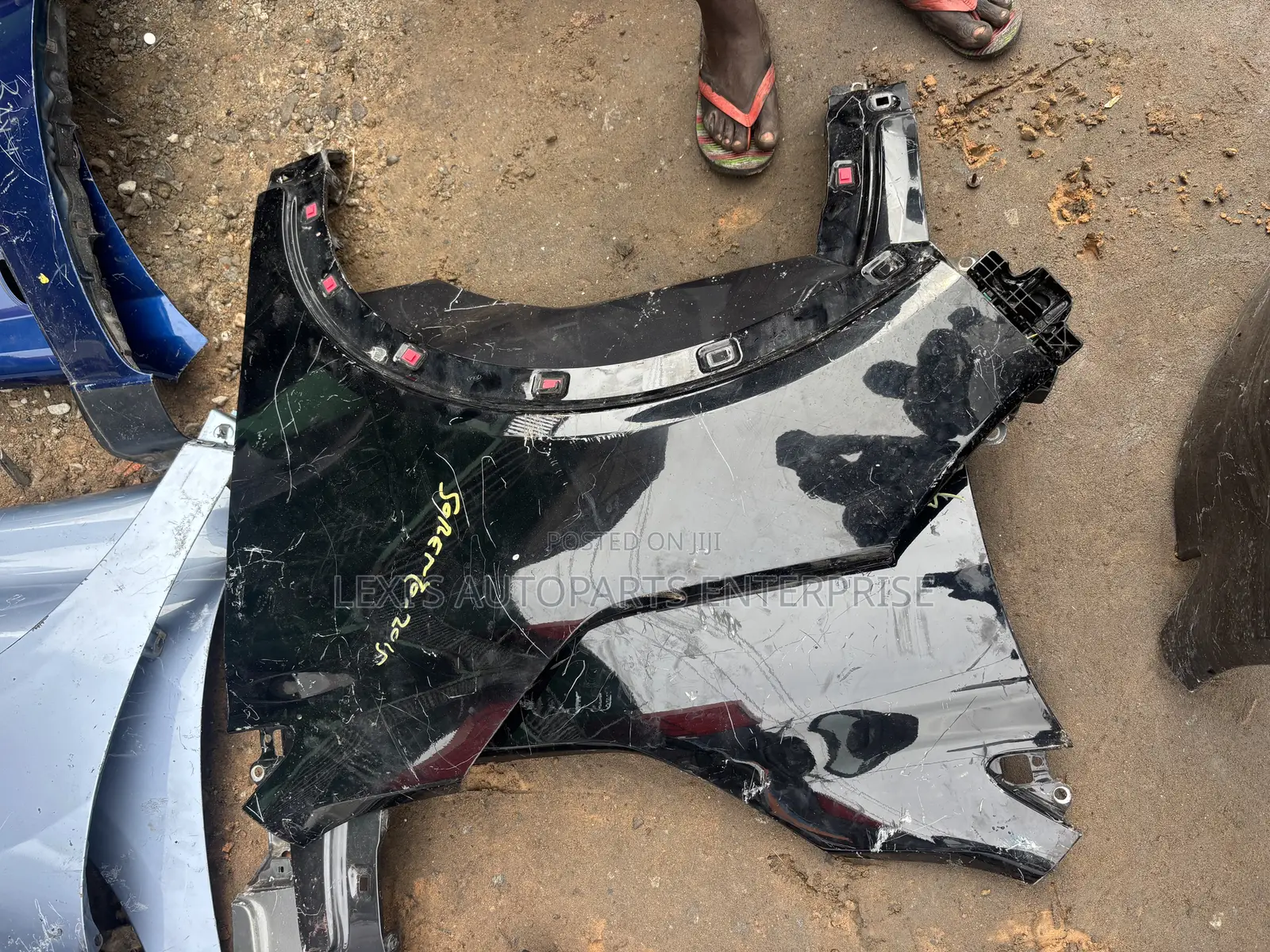Kia Sorento 2015,2016,2017,2018 Fenders Pair Available