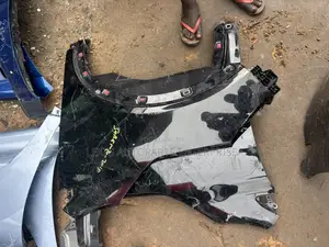 Kia Sorento 2015,2016,2017,2018 Fenders Pair Available