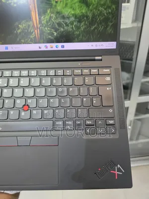 Laptop Lenovo ThinkPad X1 Carbon Gen11 16GB Intel Core I7 SSD 1T