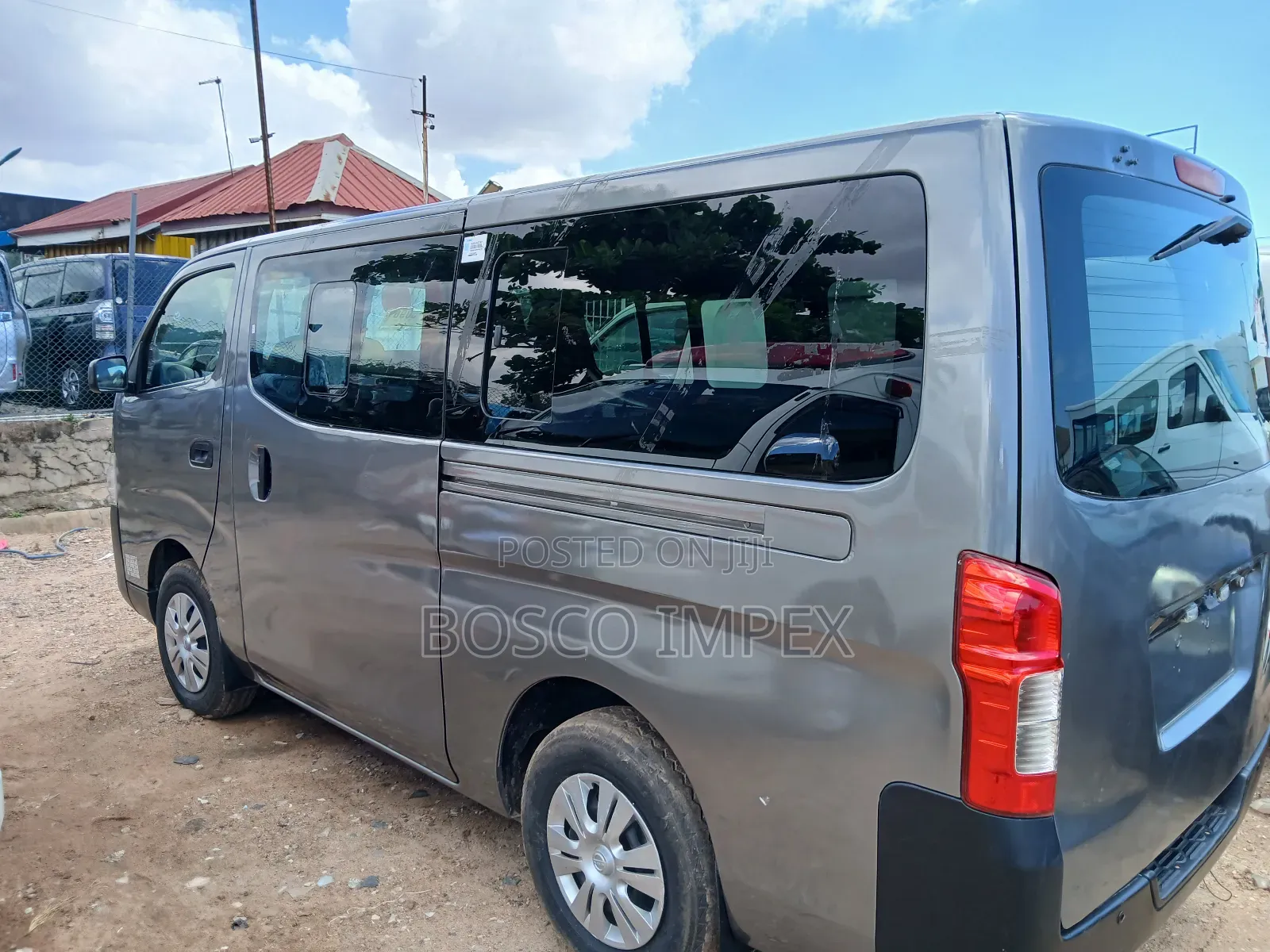 Nissan Caravan (Urvan) 2010 Grey