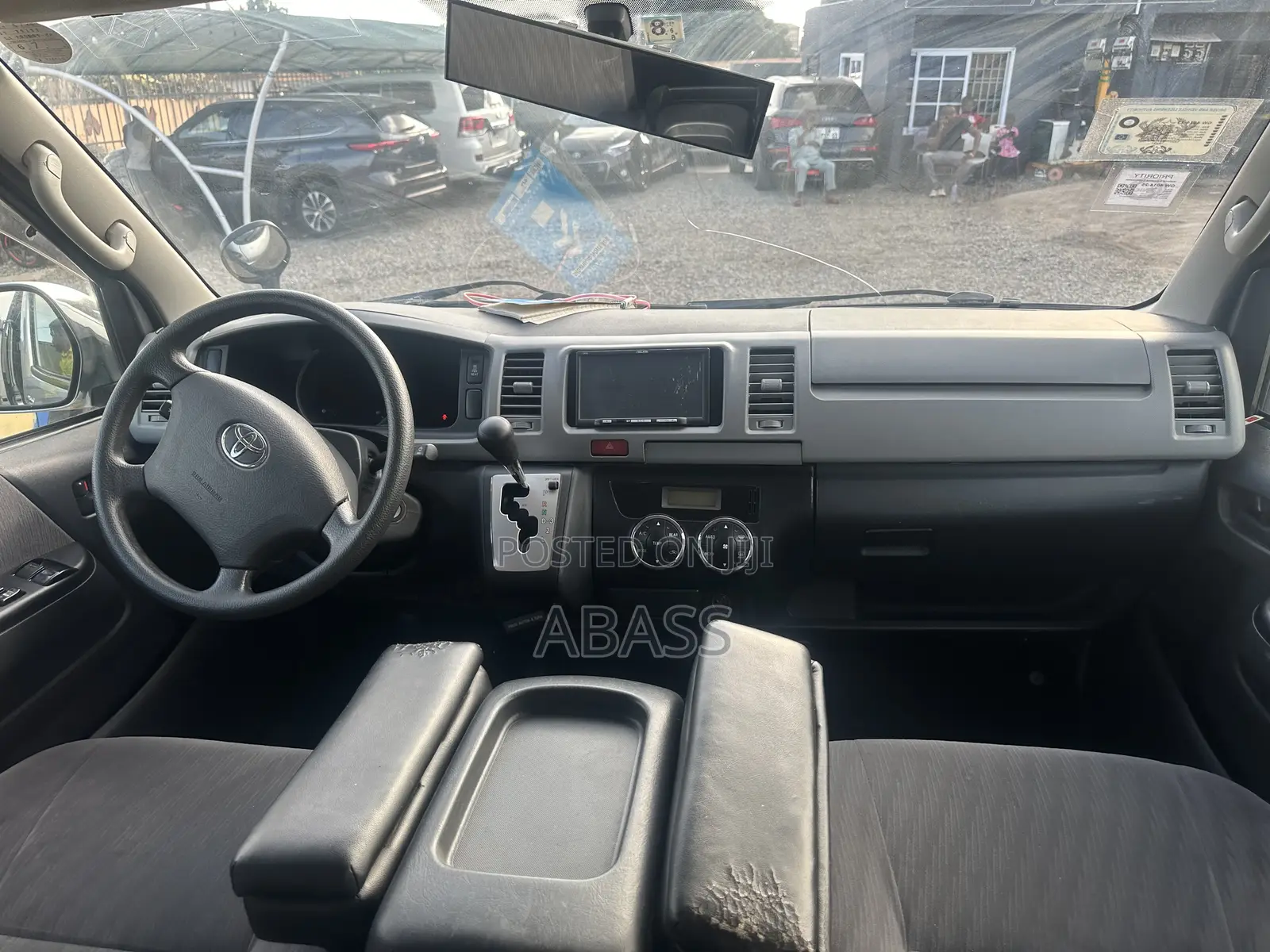 Toyota HiAce 2014 Silver