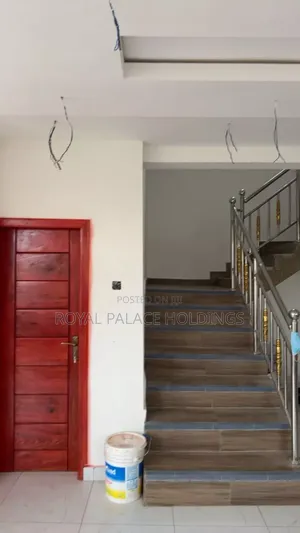 5bdrm Duplex in Obeyeyie, Amasaman for sale