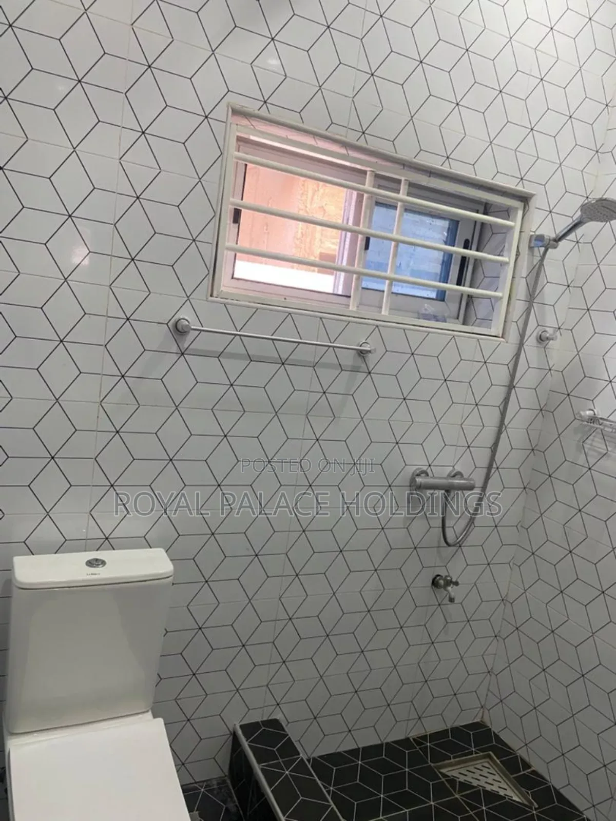 5bdrm Duplex in Obeyeyie, Amasaman for sale