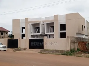 5bdrm House in Oyarifa for sale