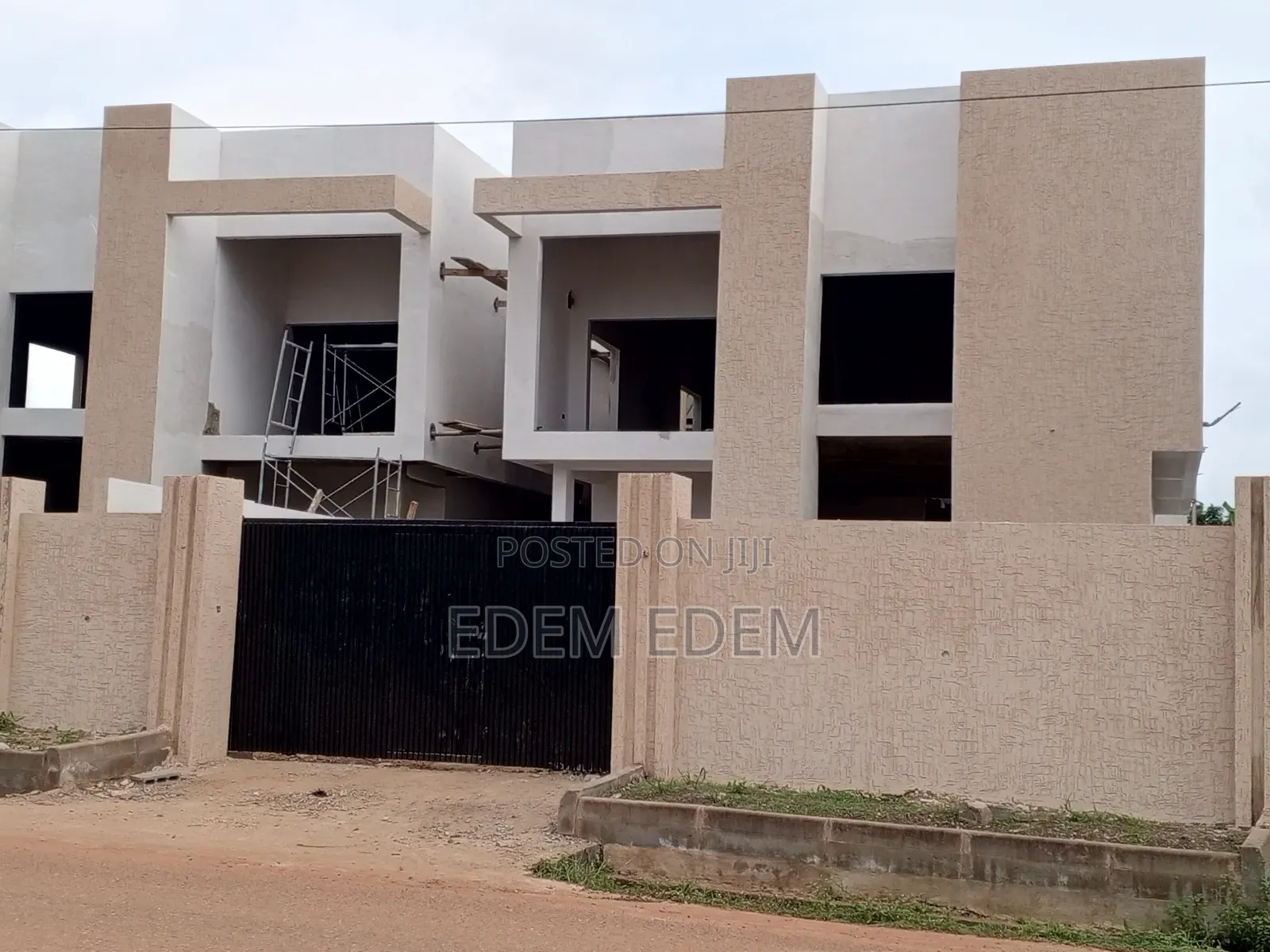 5bdrm House in Oyarifa for sale