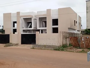 5bdrm House in Oyarifa for sale