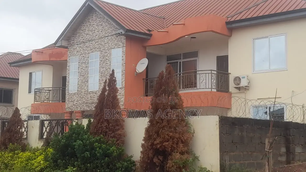 8bdrm Mansion in 8 Bedroom House, Community 25 for sale