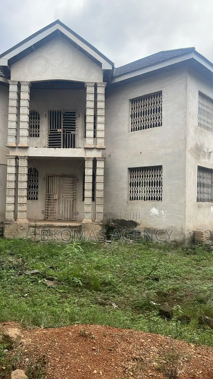 4bdrm House in Bkomas Properties, Community 25 for sale