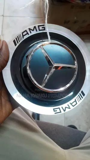 Mercedes-benz Amg Hubcap Tread Lock Type Available