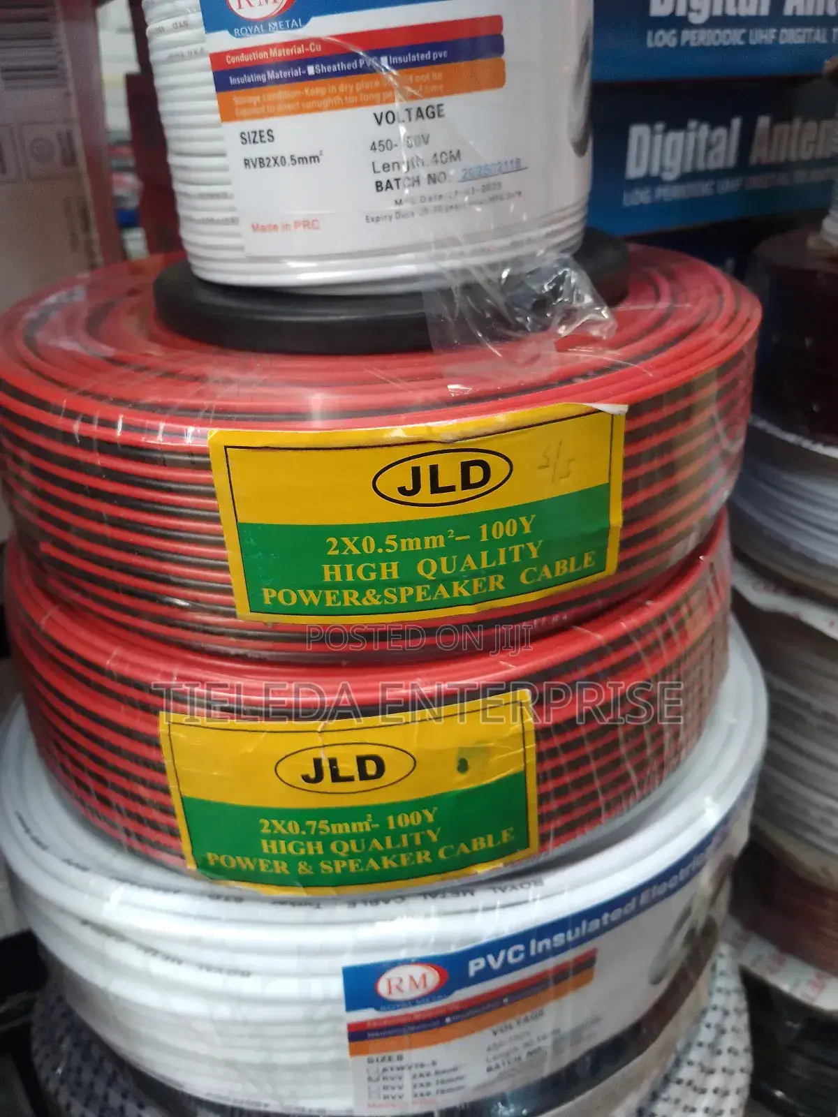 Red and Black Felixable Cable