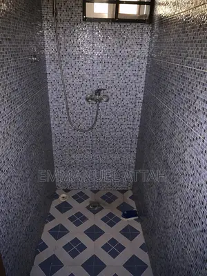 3bdrm Apartment in Lakeside, Adenta for rent