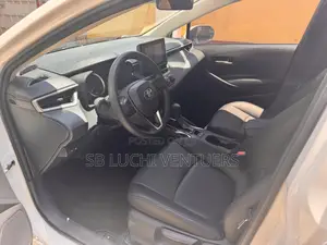 Toyota Corolla 2022 White