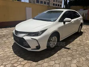 Toyota Corolla 2022 White