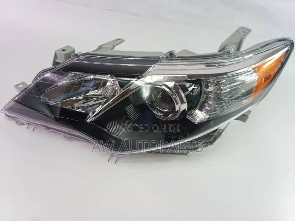 Toyota Camry 2012-2014 Headlight Se