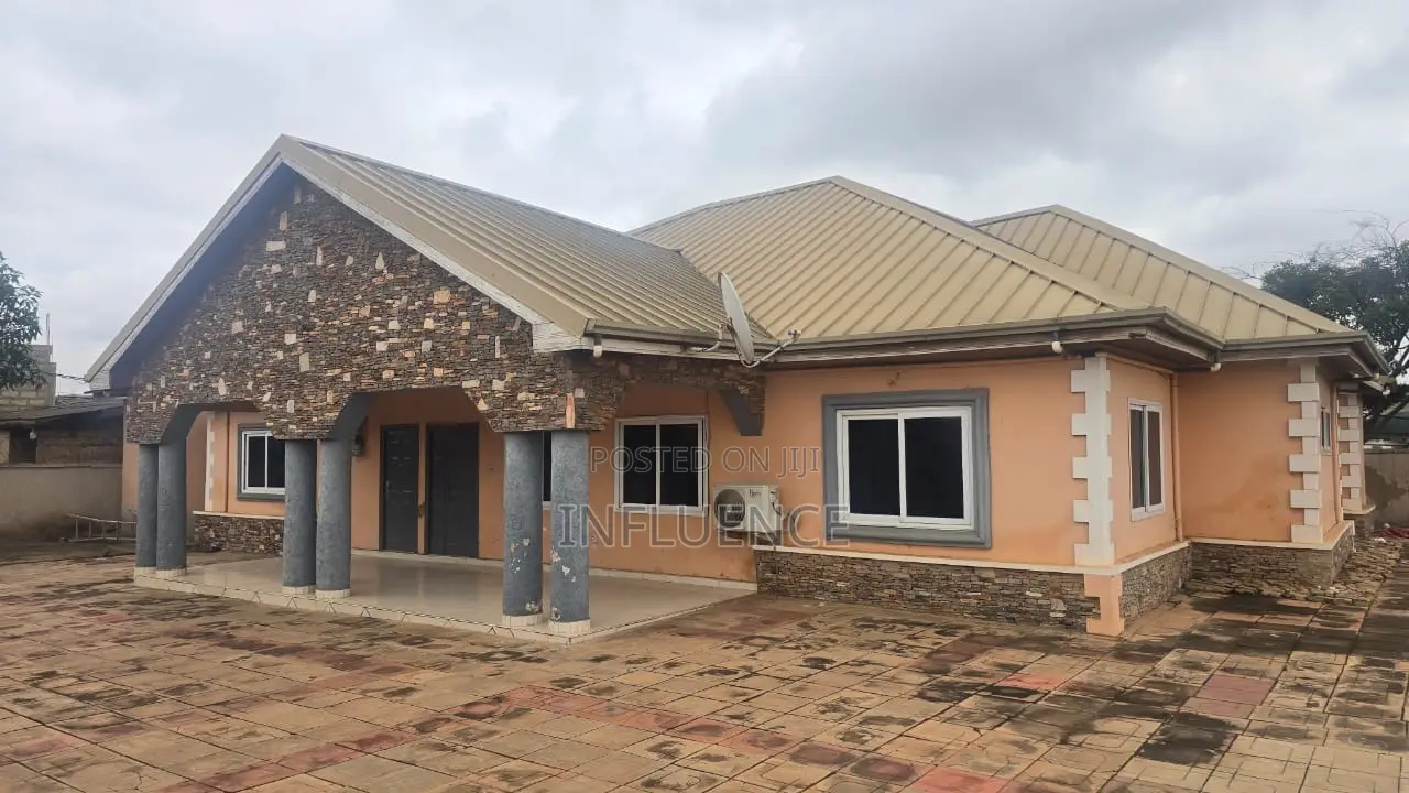 4bdrm House in Botwe, East Legon for sale