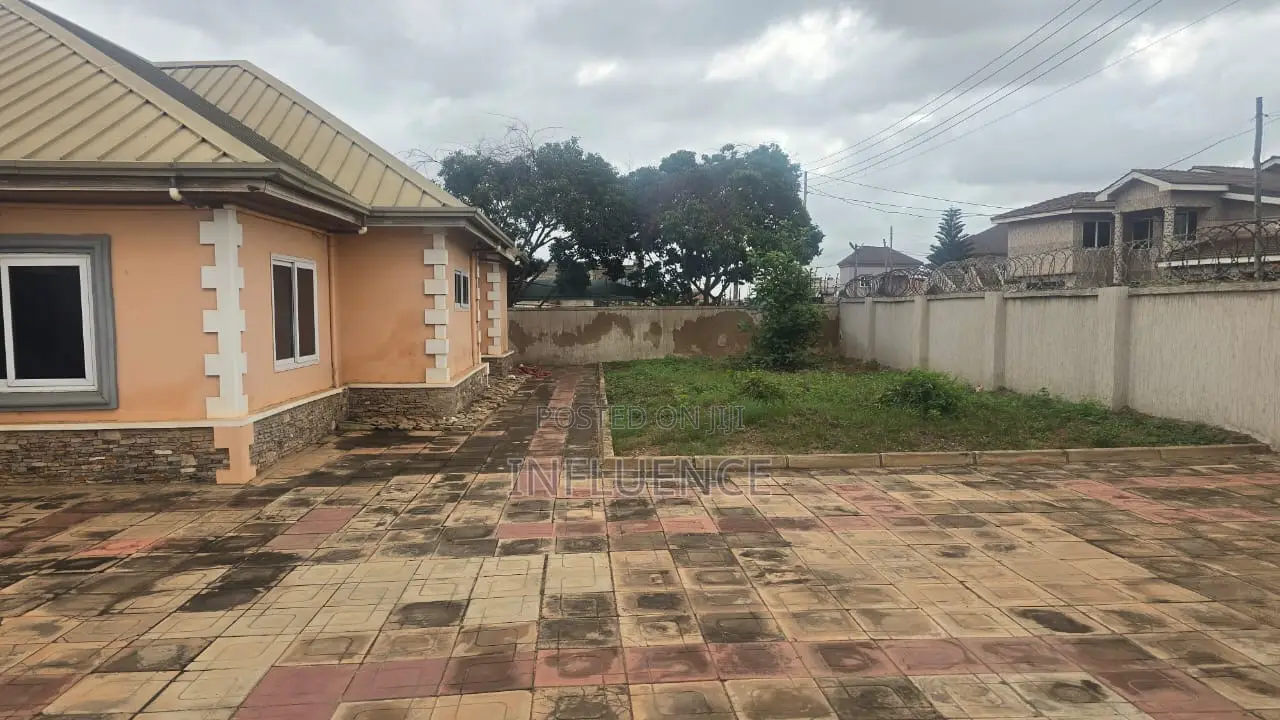 4bdrm House in Botwe, East Legon for sale