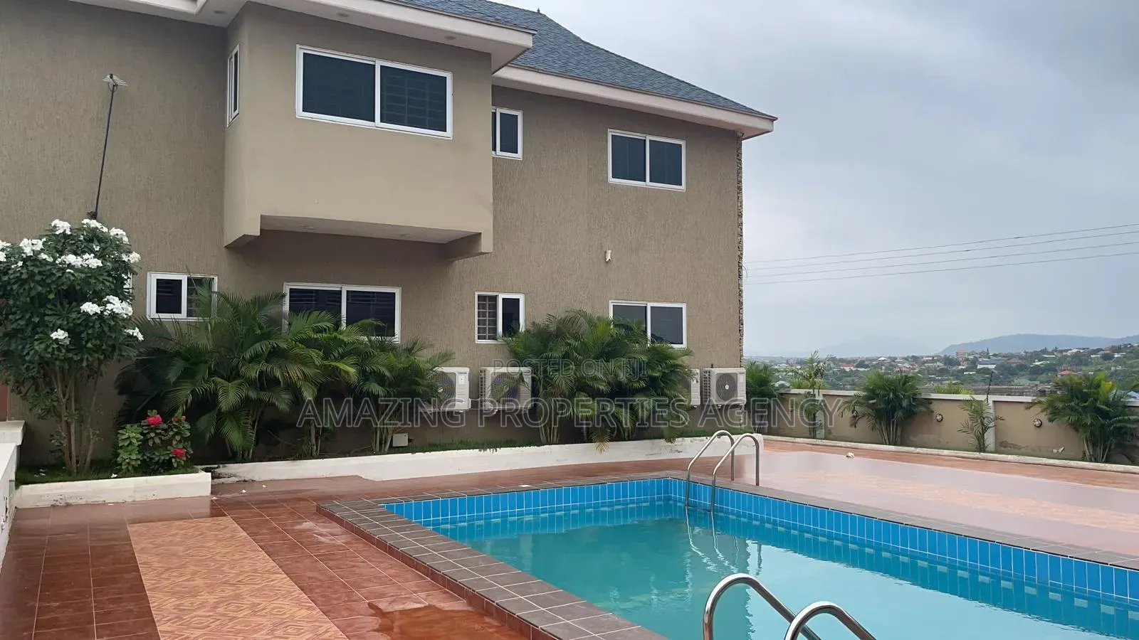 7bdrm House in 7 Bedroom With, Pokuase for sale