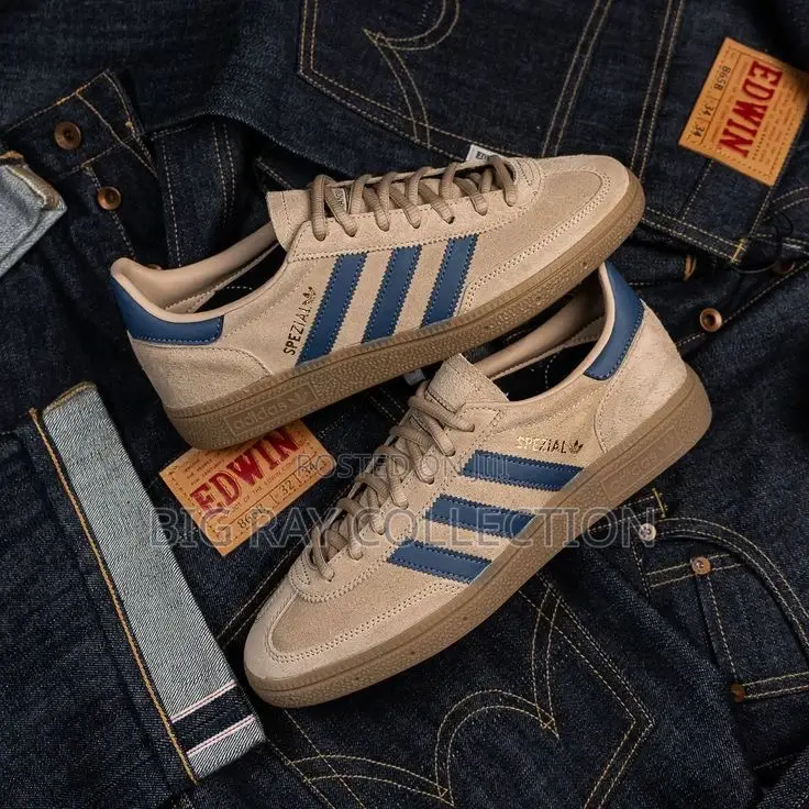 Solid Adidas Spezial Sneaker
