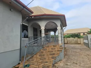 Furnished 6bdrm House in Born To Pray Estate, Atwima Nwabiagya for sale