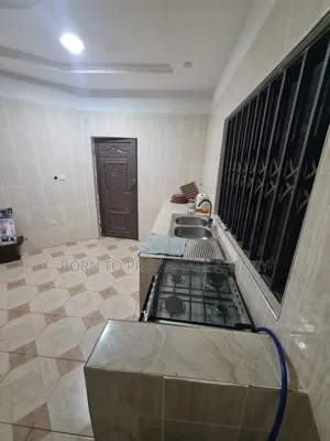 Furnished 6bdrm House in Born To Pray Estate, Atwima Nwabiagya for sale