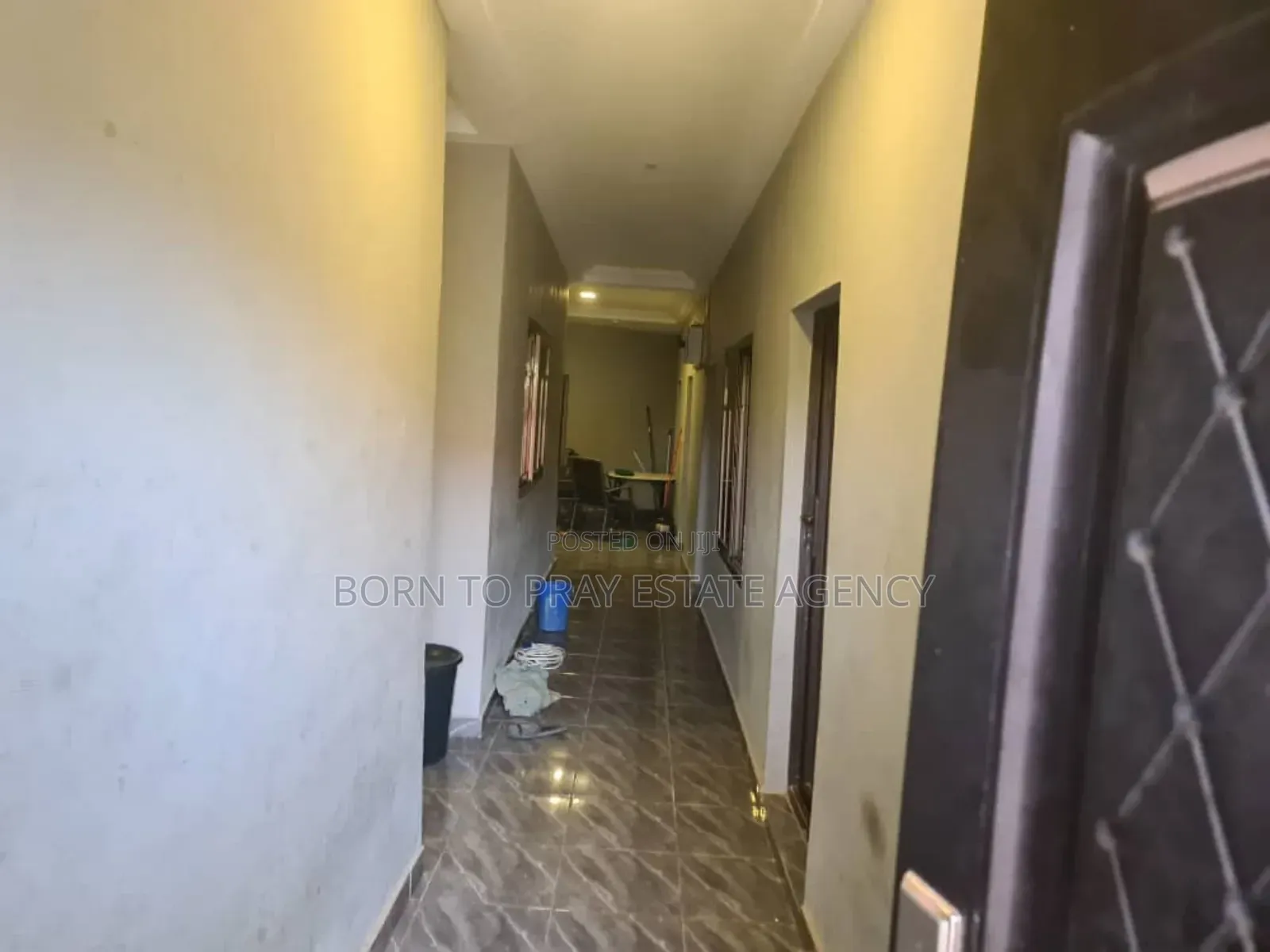 Furnished 6bdrm House in Born To Pray Estate, Atwima Nwabiagya for sale