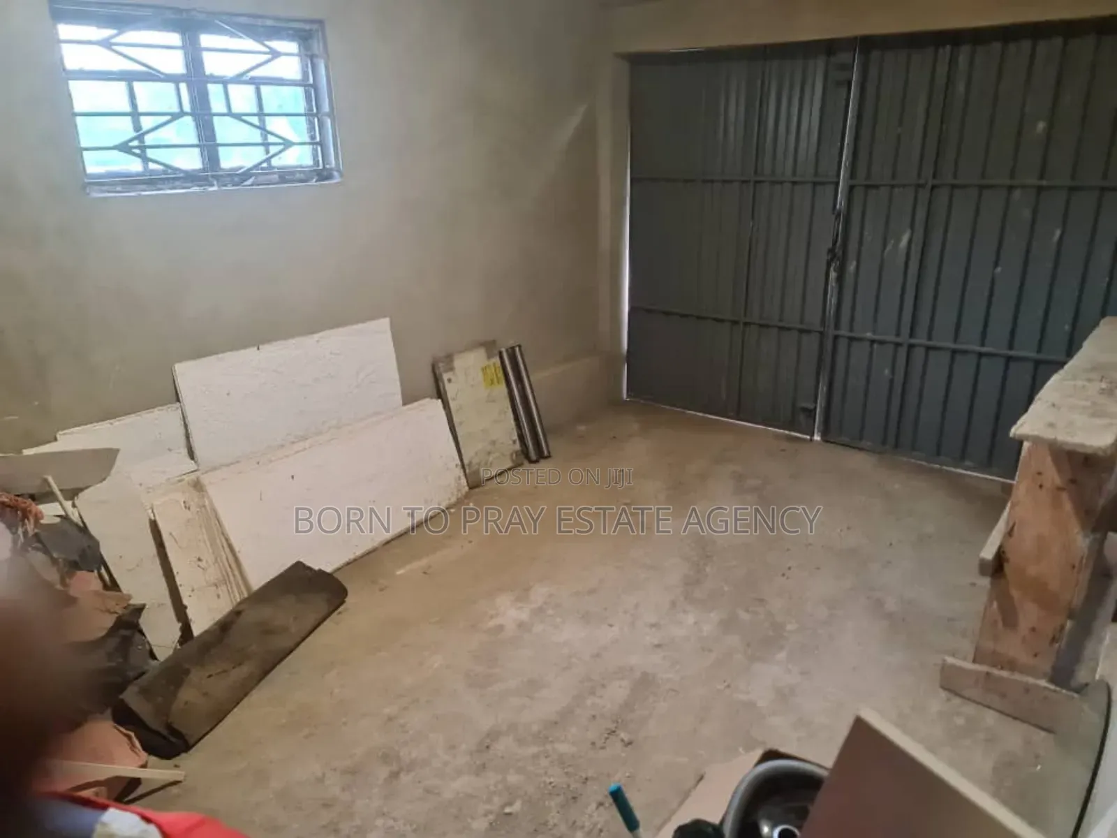 Furnished 6bdrm House in Born To Pray Estate, Atwima Nwabiagya for sale
