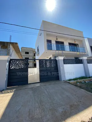 3bdrm House in Spintex for sale