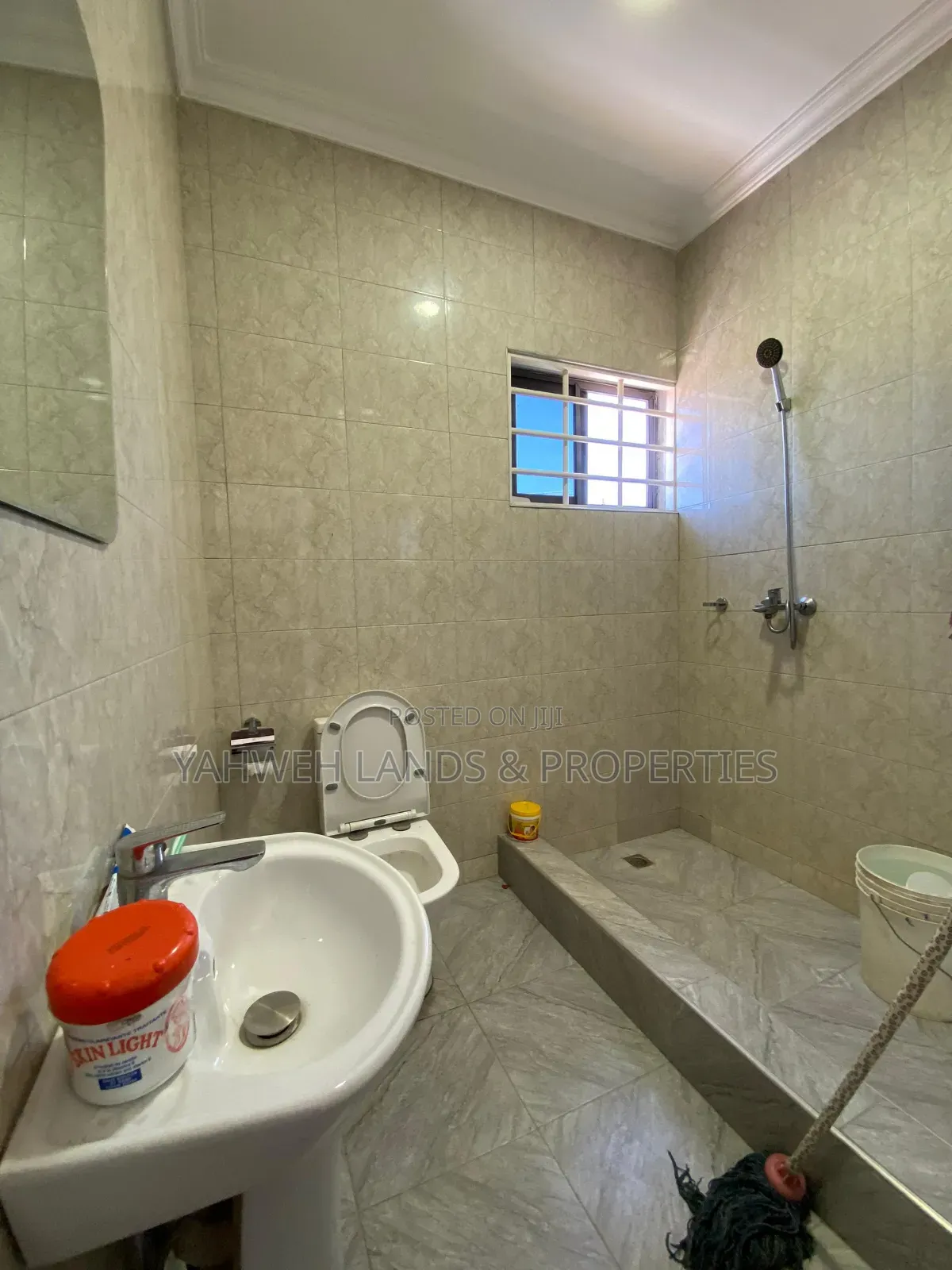 3bdrm House in Spintex for sale
