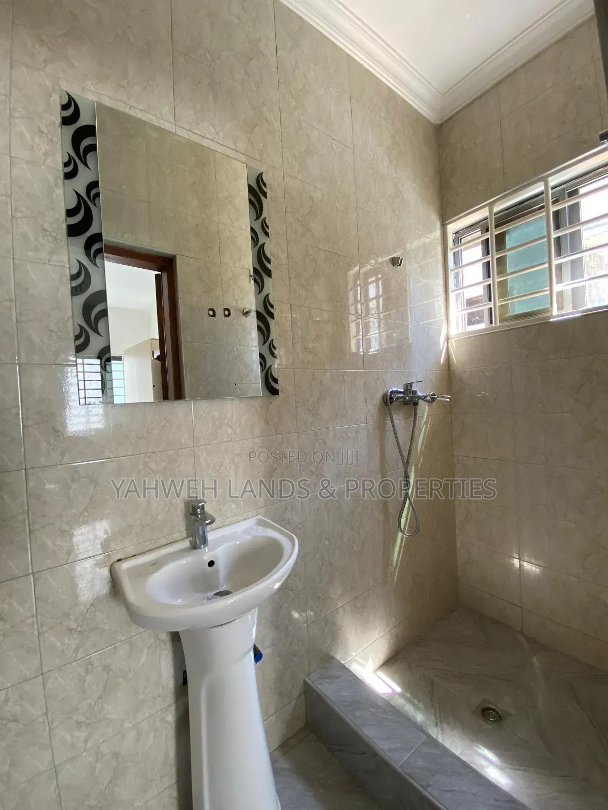 3bdrm House in Spintex for sale